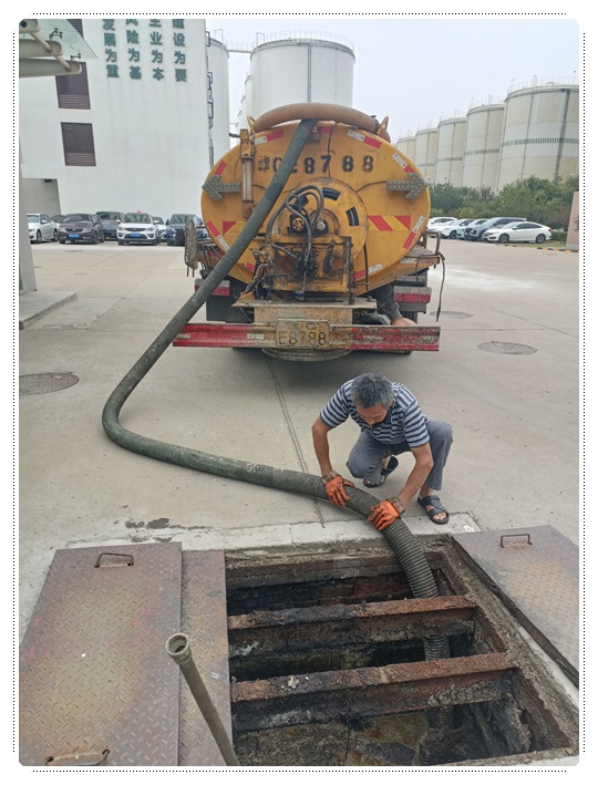 大渡口隔油池清掏