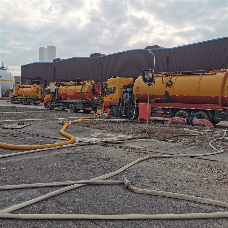 大渡口污水池清理